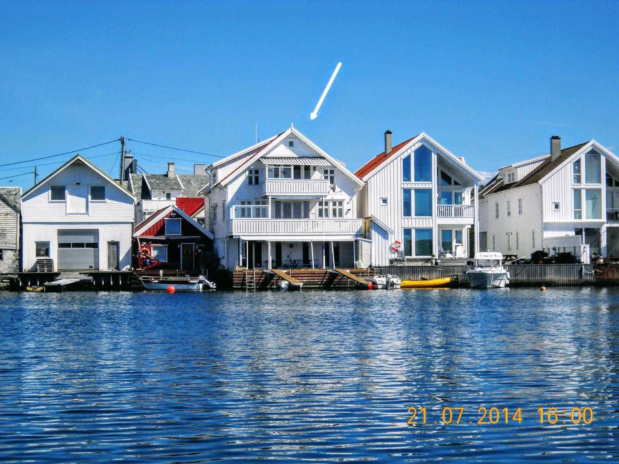 Helt I Vannkanten As Akrehamn